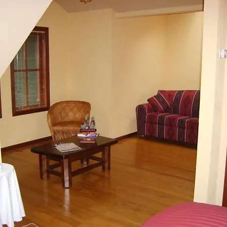Yan Kee Way Lodge Bungalow Puerto Varas Exterior photo